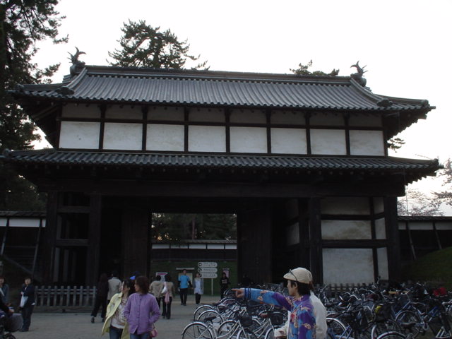 弘前公園の南内門